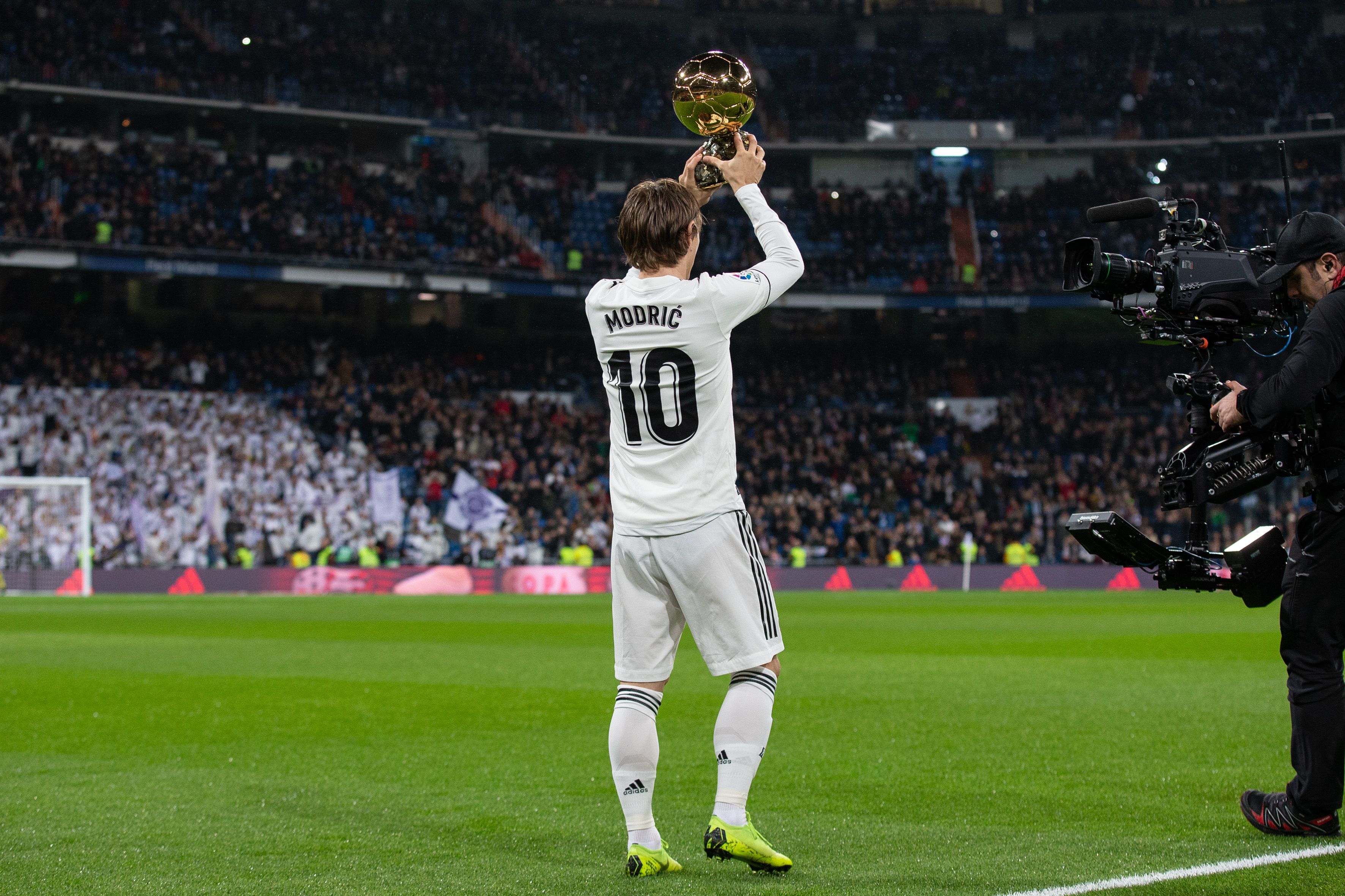 意杯前瞻：国米战威尼斯开启杯赛，密集赛程下蓝黑军战意成疑