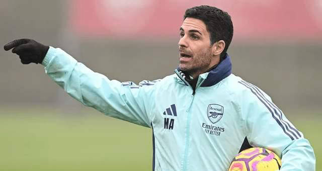 火药味！陶汉林垫脚纪卓违体犯规引刘维伟暴怒 冲到球场内质疑裁判吃T